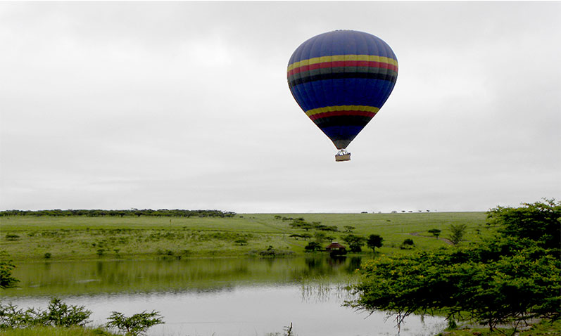 Morning ballooning mood over the Tala valley landscape